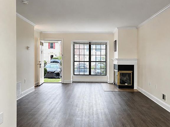 2nd image of 11 Wosniak Ct