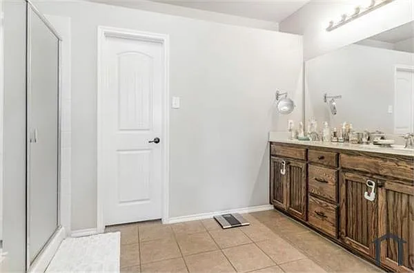 718 Fannin Dr — Photo 15