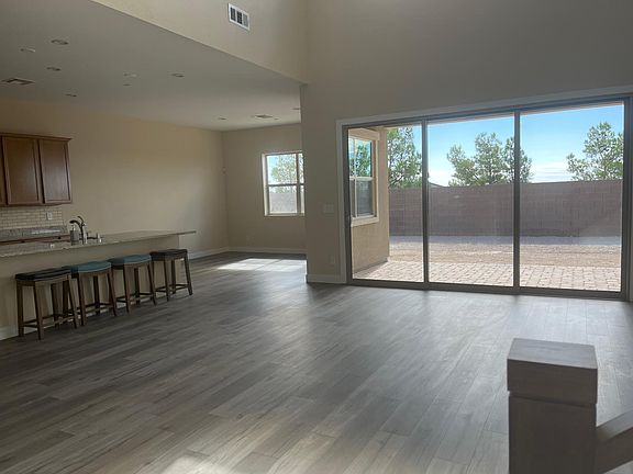 4th image of 112 Aneto St