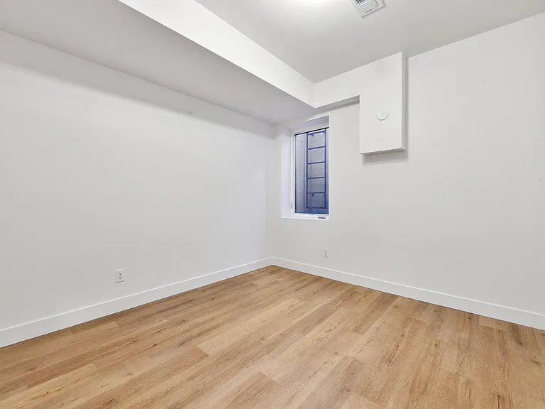3431 1/2 N Columbine St — Photo 8