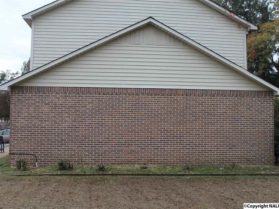 2nd image of 1400 Henry Dr