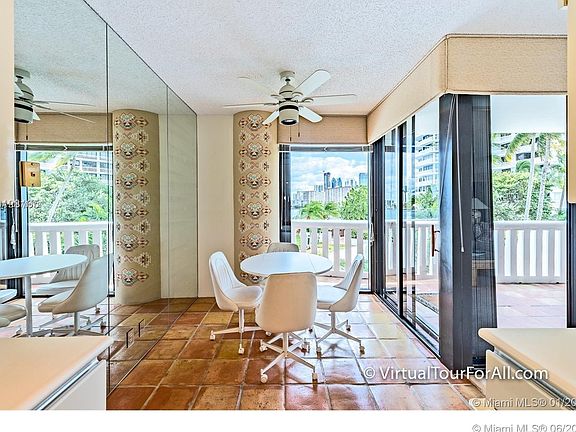 5th image of 3000 Island Blvd APT 501