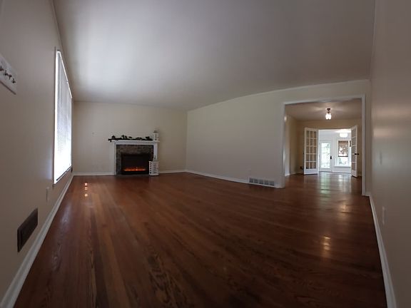 4th image of 8301 Floyd St