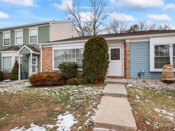 69 Percival Ct, Old Bridge, NJ 08857