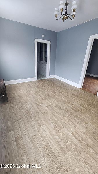 5th image of 531 Mumford Street
