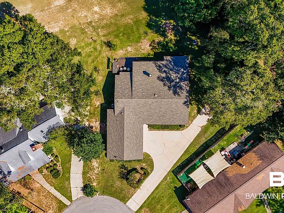 3rd image of 102 Jewel Cir