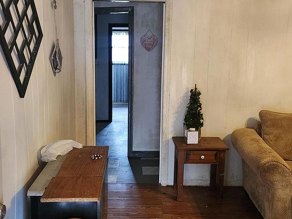 5th image of 1166 Killarney St