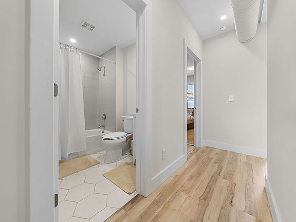 3rd image of 1800 Canal Dr #110