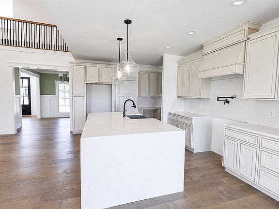 4th image of 6545 Summer Shade Cir