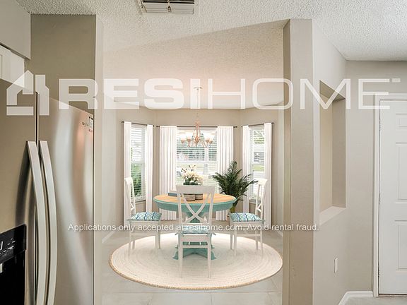 4th image of 6024 40th Ave W