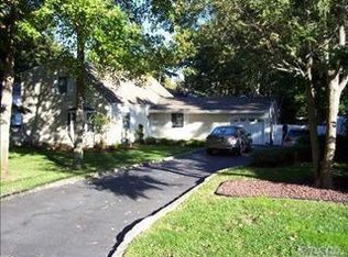 7 Lee St, Hauppauge, NY