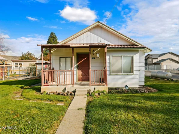 101 Moxee Ave, Naches, WA 98937