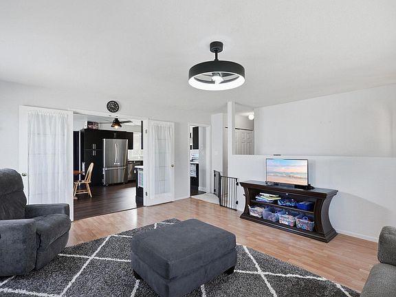 3rd image of 11954 Hawthorne St #5