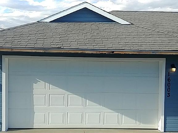 2 Car Garage, LED Lights