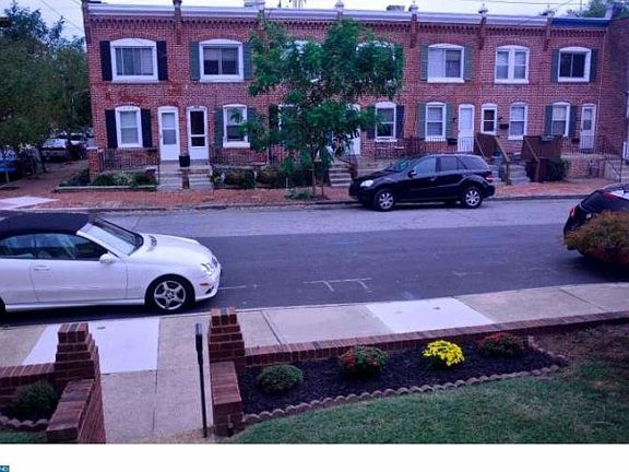 3rd image of 1415 N Lincoln St