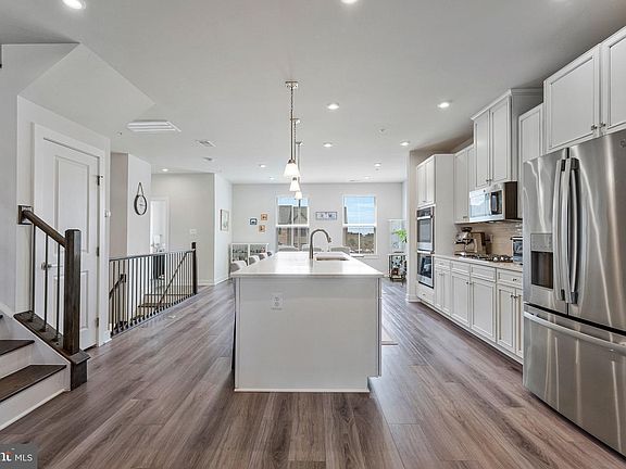2nd image of 14057 Sunrise Valley Dr Unit 9B