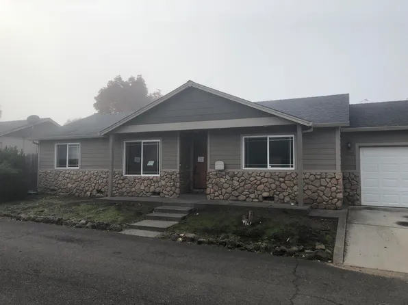 7571 28th St, White City, OR 97503
