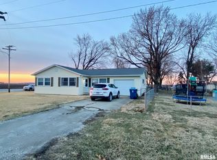 246 W Madison St, Greenview, IL 62642