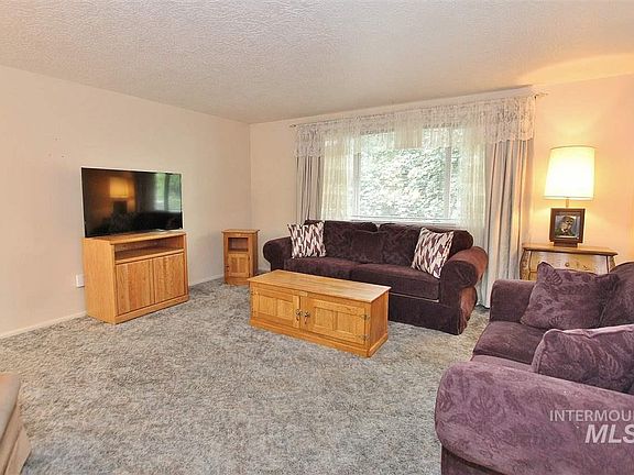 2nd image of 2305 Shasta Way