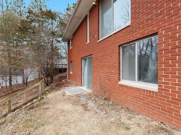 4th image of 9071 Huron River Dr