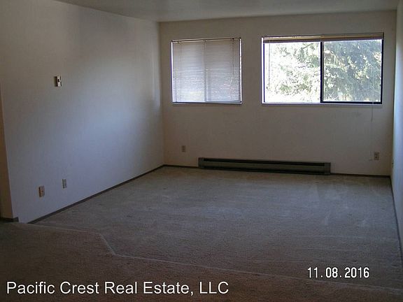 4th image of 12051 28th Ave NE APT 204