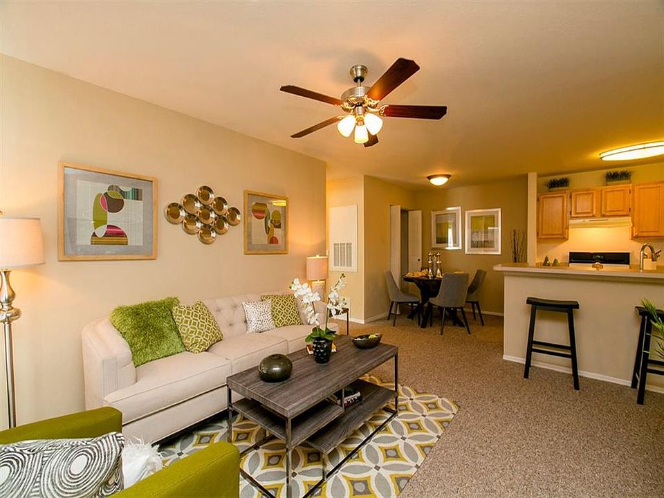 Spacious Living Area at Hatteras Sound