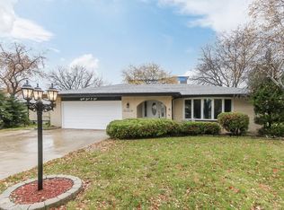 3301 Plum Grove Dr, Rolling Meadows, IL 60008