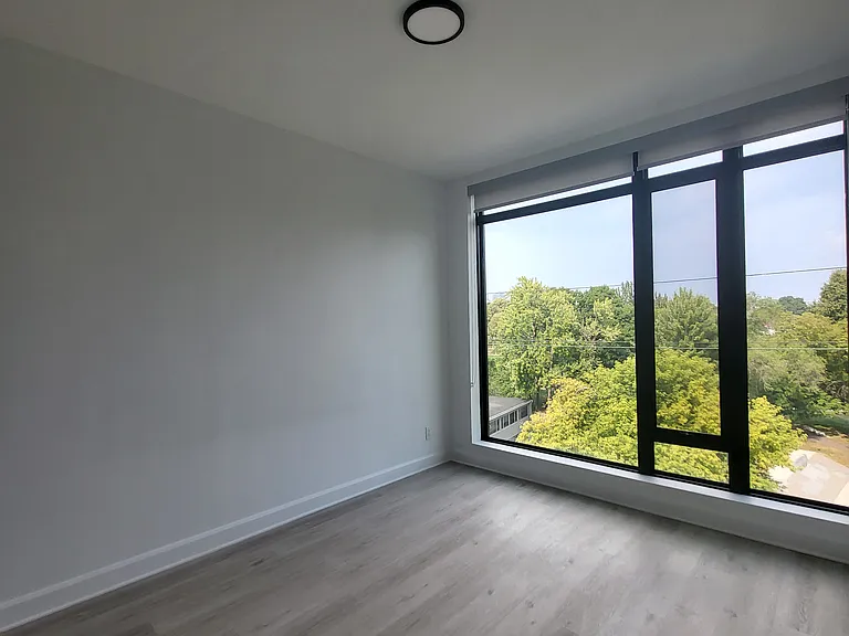 444 Bronson Ave — Photo 19