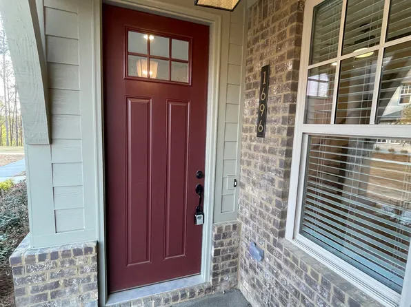 1696 Thatcham Ln, Hoover, AL 35244