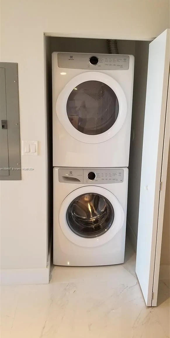 2 bed, 1108 sqft, $4,000 — Photo 4