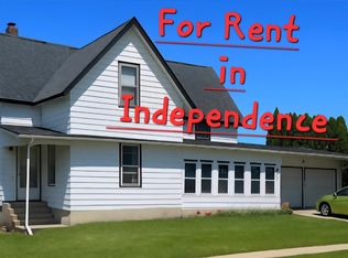407 4th St SW, Independence, IA 50644