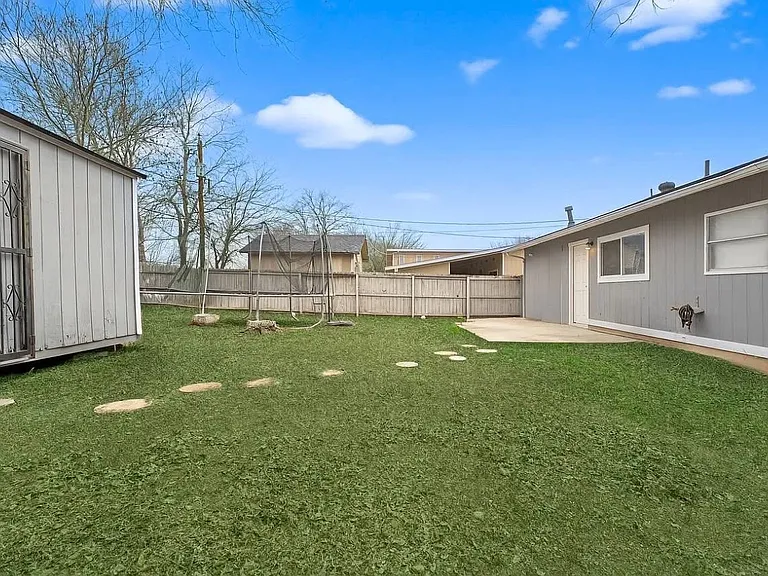 6715 Middle Oaks Dr — Photo 9
