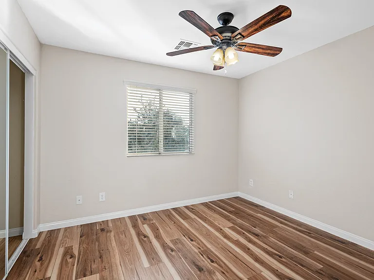 4311 E Carla Vista Dr — Photo 7