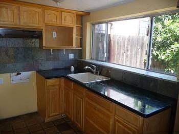 5th image of 2046 Quesada Ave