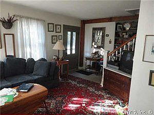 2nd image of 8 Farnham St