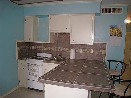 5th image of 1559 PARKVIEW DR #D8