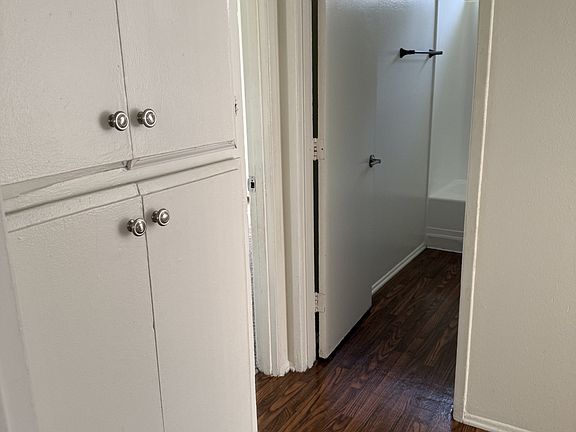 4th image of 901 Palmbrook Dr APT 06