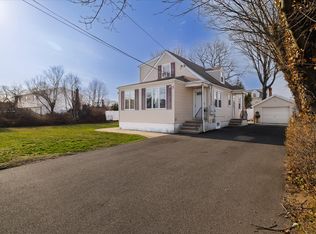 1558 9th St FLOOR 1, West Babylon, NY 11704