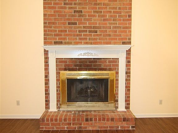 4th image of 792 W Powell Rd