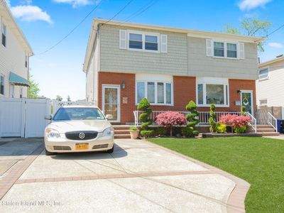 14 Prices Ln, Staten Island, NY, 10314