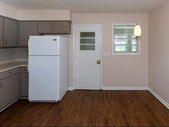 4th image of 6515 Forrest Rd