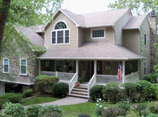 72 Lake Iosco Rd, Bloomingdale, NJ 07403