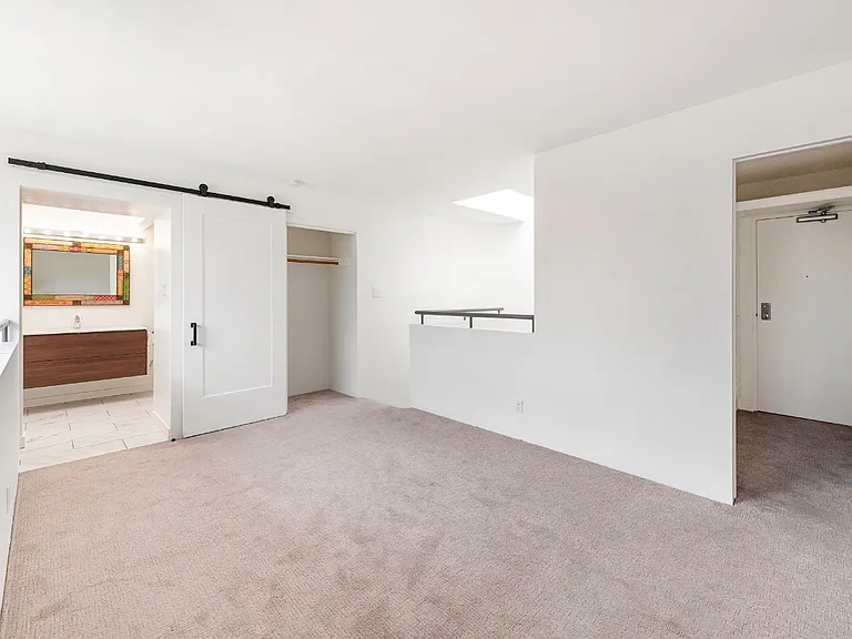 55 Vandewater St #7 — Photo 12