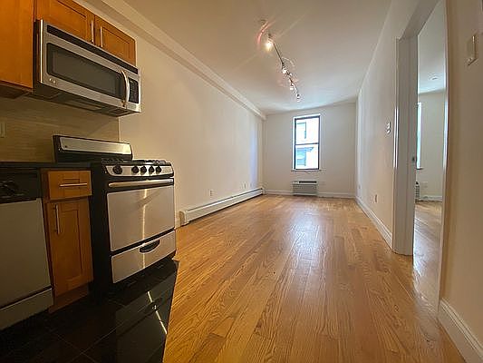 1st image of 250 W 105th St #A7