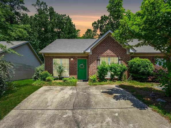 2757 Southwood Ln, Bessemer, AL 35022
