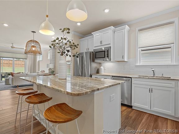 4th image of 1622 Garden Park Cir