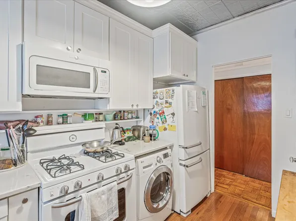 9204 Ridge Boulevard image 10 of 36