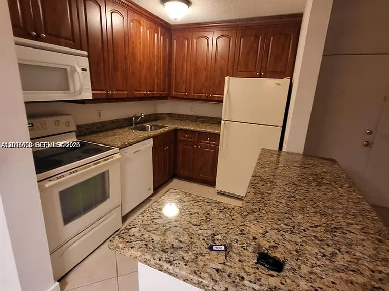 10741 Cleary Blvd #306 — Photo 8