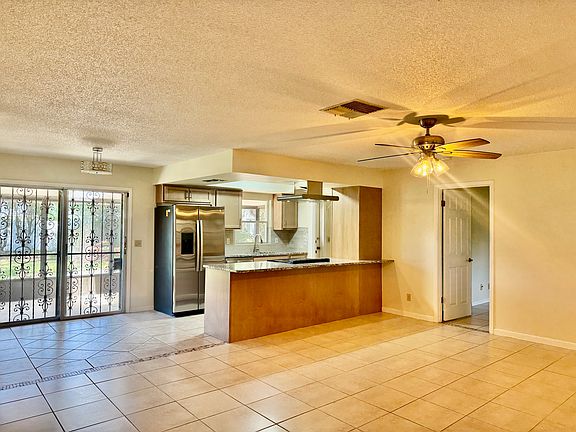 5th image of 29 Foxhall Ln