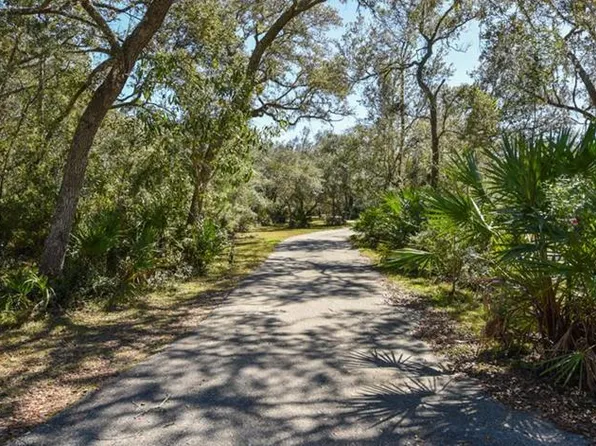 574 Walker Ln, Apalachicola, FL 32320